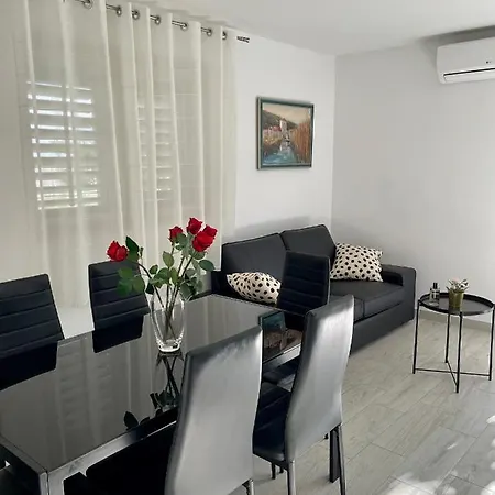 Paulina Apartment *