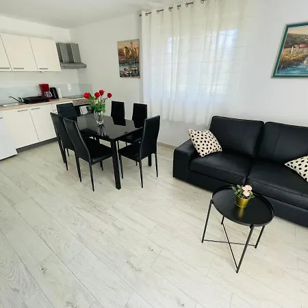 Paulina Апартаменты *